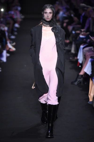 Look 1